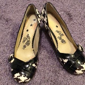 Naughty monkey heels